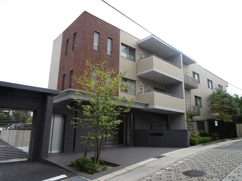 レザンドール東山元町の外観