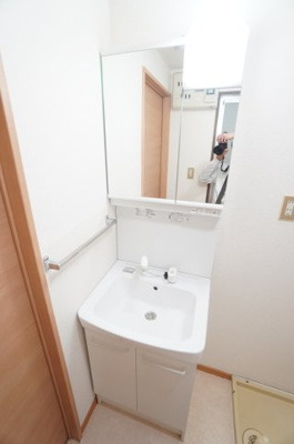 【独立洗面台】 | リバーストーンⅡ | ※同物件・同タイプの写真です。