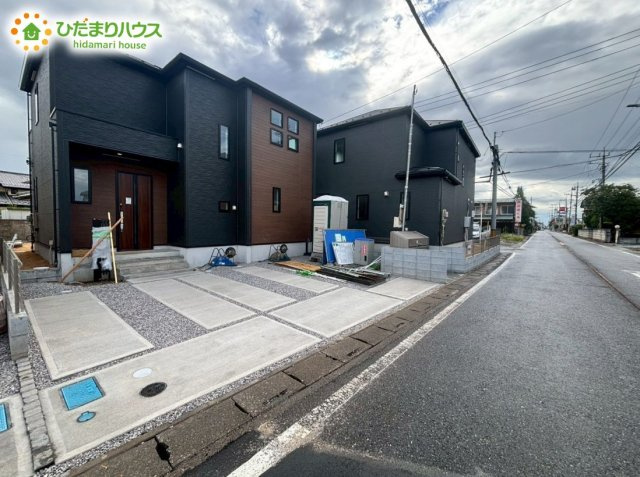深谷市東方町　新築一戸建て　グラファーレ　02の前面道路含む現地写真|前面道路幅6.9ｍで車の出し入れもスムーズにできます(*^-^*)