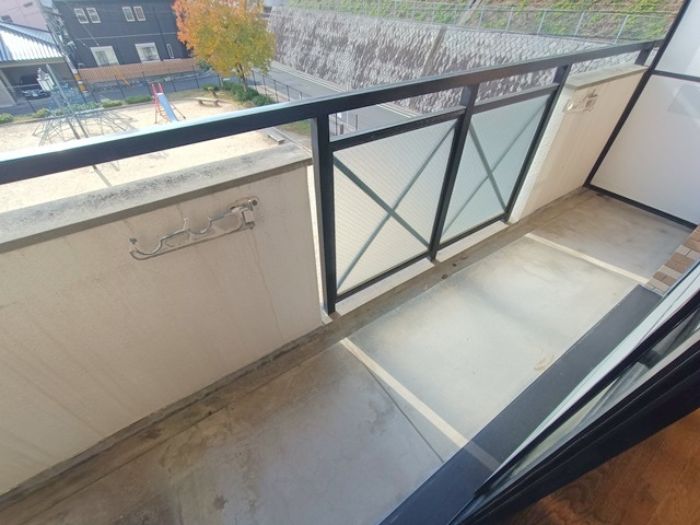 青木ビルのバルコニー|落ち着いた時間を過ごせるバルコニーです