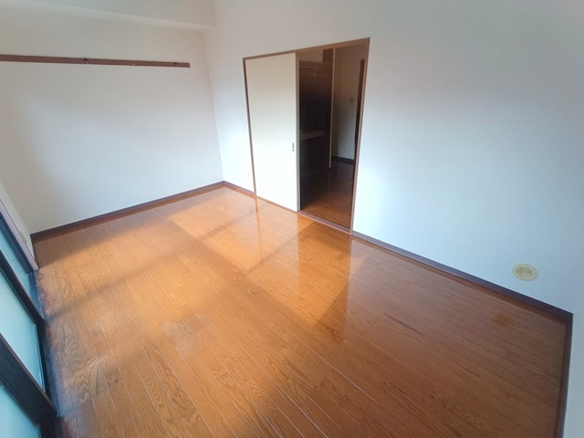 青木ビルの居間・リビング|ゆったりとしたリビングです