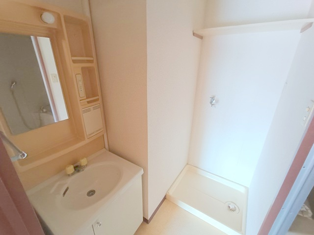 青木ビルの洗面所|広い洗面スペース