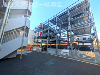 【駐車場】 | モアグレース岐阜加納10階角部屋！JR岐阜駅9分！築5年！日当り・眺望良好♪24時間ゴミ出しOK！ | モアグレース岐阜加納10階部分角部屋！JR岐阜駅まで徒歩9分！築5年！日当り・眺望良好♪24時間ゴミ出しOK！