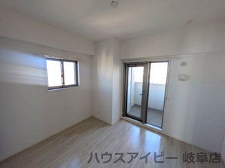 【キッチン】 | モアグレース岐阜加納10階角部屋！JR岐阜駅9分！築5年！日当り・眺望良好♪24時間ゴミ出しOK！ | モアグレース岐阜加納10階部分角部屋！JR岐阜駅まで徒歩9分！築5年！日当り・眺望良好♪24時間ゴミ出しOK！