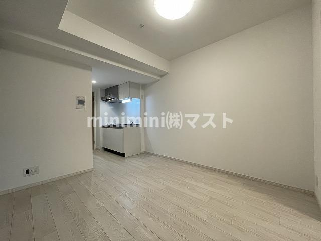 Mv.ms大阪岸里の居間・リビング|奇数階と偶数階で内装カラーで異なります