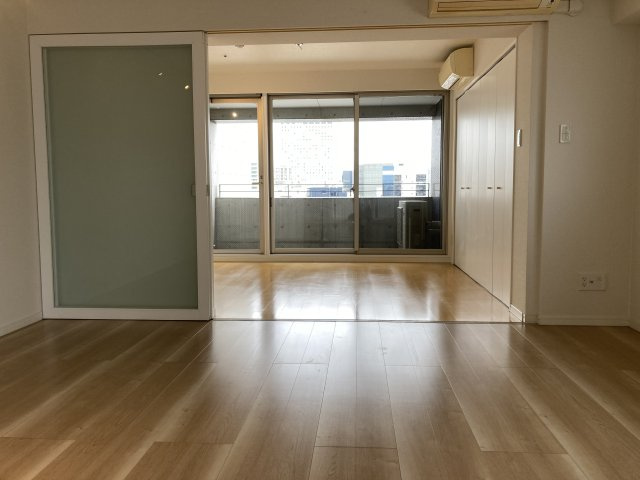 ホリエラックスの洋室