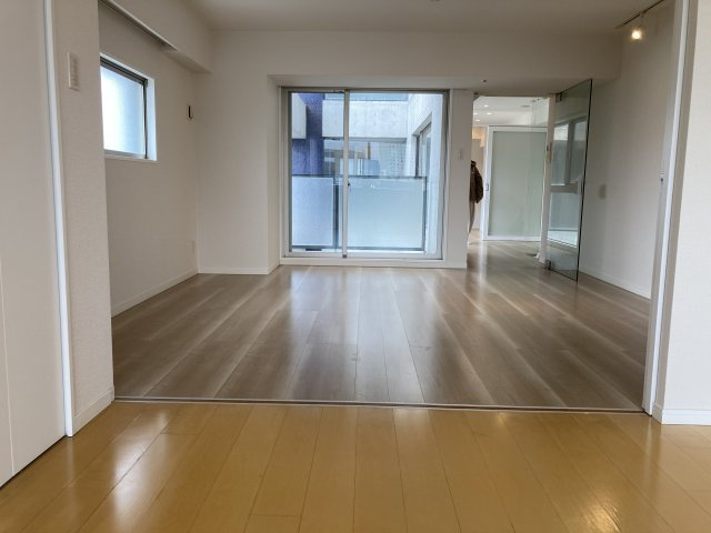 ホリエラックスの洋室