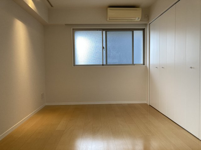 ホリエラックスの洋室