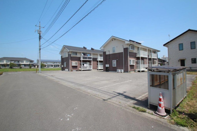 【駐車場】 | ブルックサイドヴィラB | 駐車場１台込み