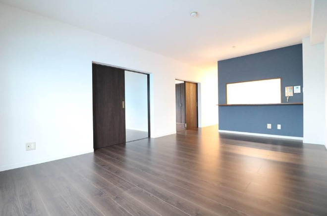 アーバンライフ江西　中央区春日町の居間・リビング