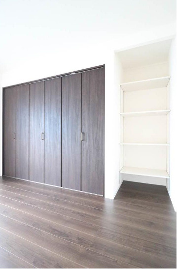 アーバンライフ江西　中央区春日町の洋室