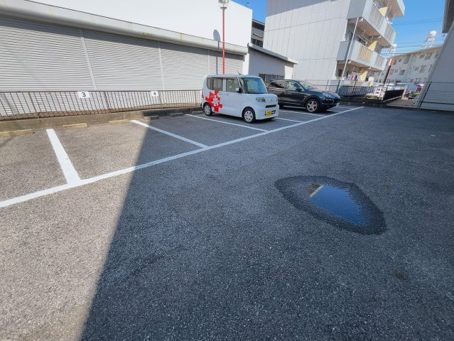 ＴＭビルの駐車場