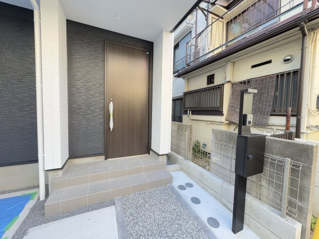 市川市南八幡５丁目新築戸建【平田小学校：9分】のエントランス|エントランス・玄関ポーチ
