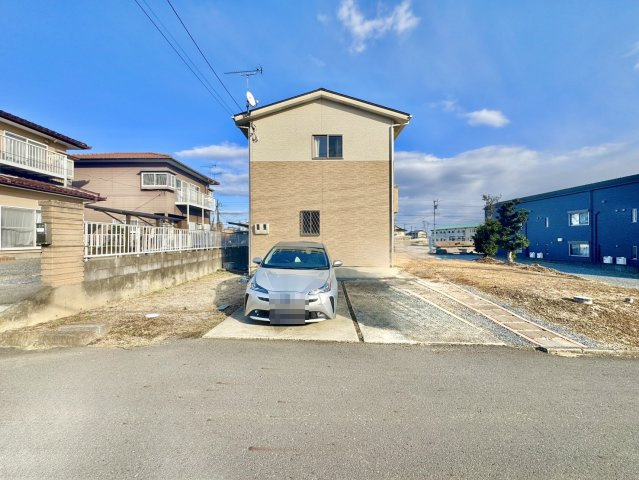 笠間市大田町中古戸建の駐車場