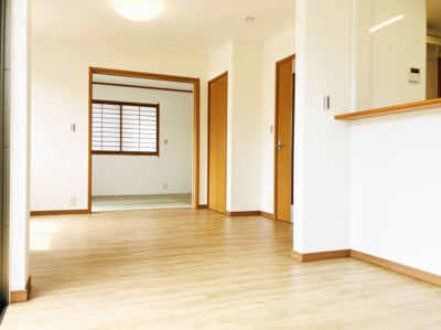 【居間・リビング】 | 千葉市稲毛区宮野木町戸建③ | ゆったりとした居間です