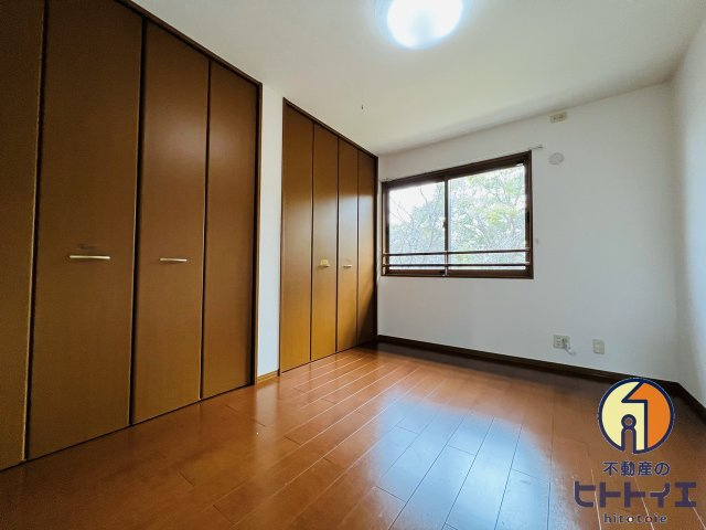 ネオポリス都の洋室