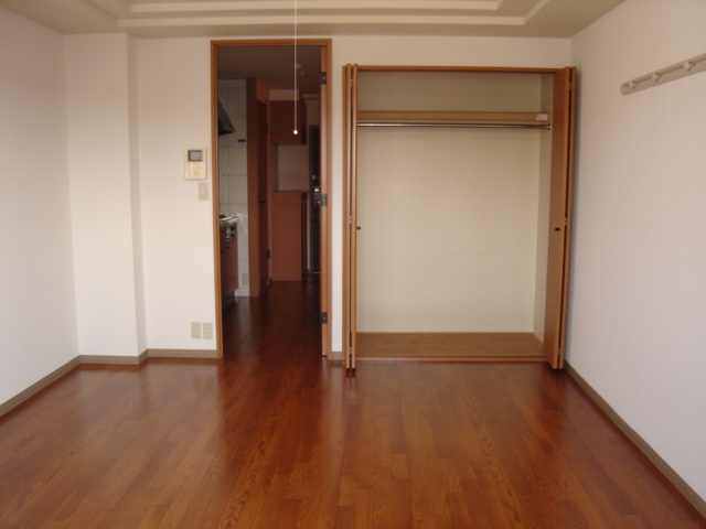 エスポワール壱番館の収納|洋室(クローゼット内観)