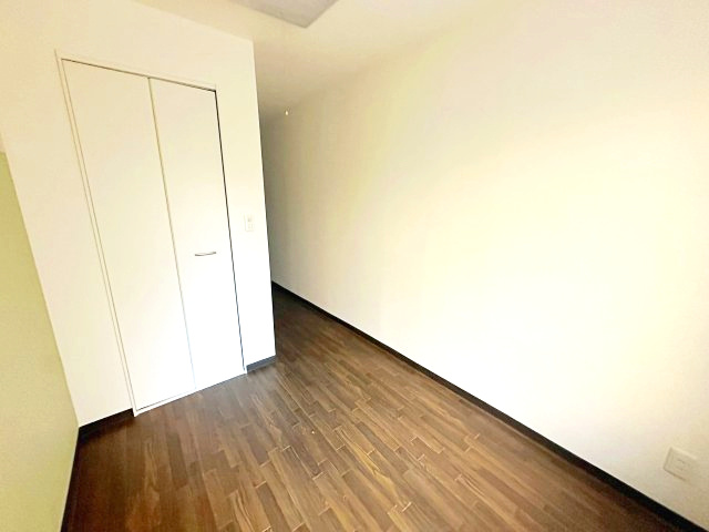 スカイコート西日暮里の洋室|明るい日差しが差し込む、シンプルで使いやすい間取り！