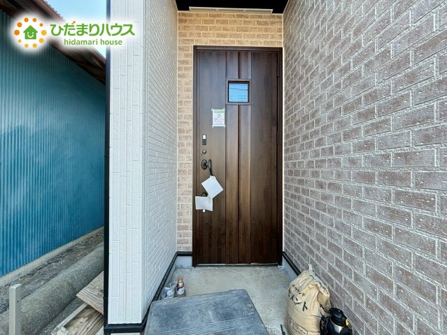 深谷市東方町　新築一戸建て　グラファーレ　05のエントランス