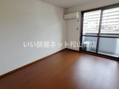 【洋室】 | メゾン･ヴェール　A棟