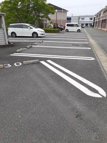 アンジェリカ　Ｃの駐車場|駐車場があるので、車を買う予定の方も安心です