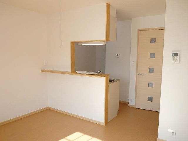 モンテ・リューⅠの居間・リビング|ゆったり過ごせる居間です