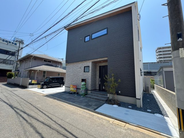 ARCHI DAYS－アーキデイズ－小倉北区下富野3丁目【小倉北区　新築戸建て】の前面道路含む現地写真|外観もお洒落なアーキデイズ♪　【小倉北区　新築戸建て】