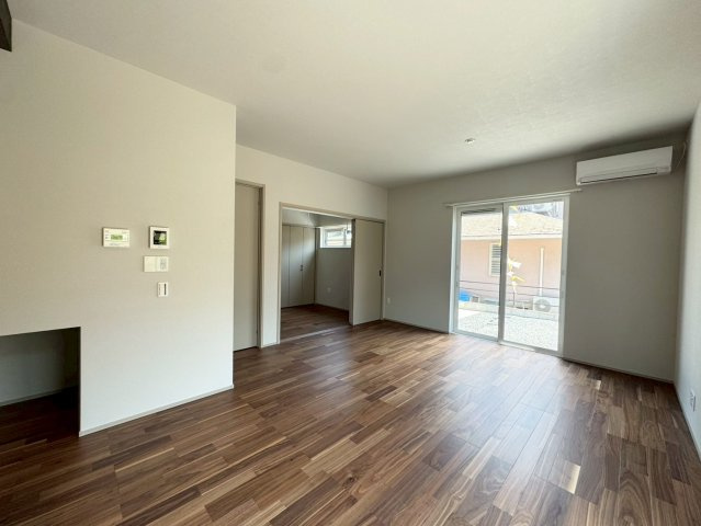 【居間・リビング】の画像