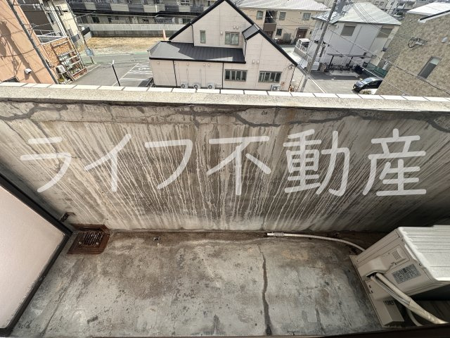 ハイツ八戸ノ里のバルコニー