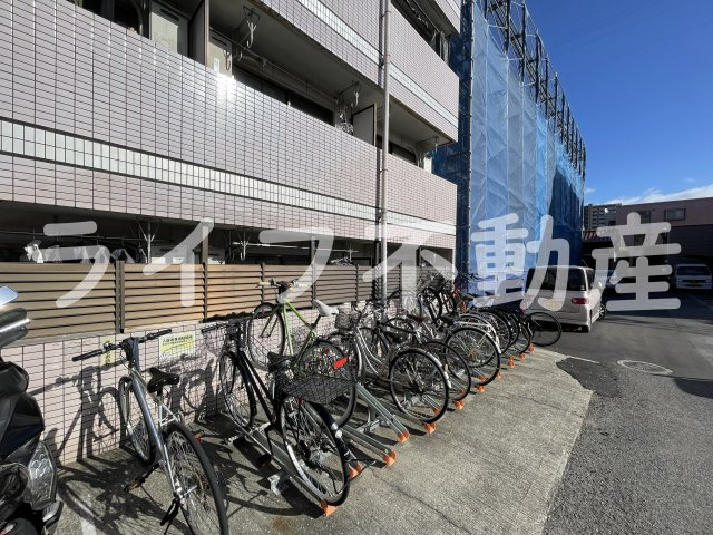 ハイツ八戸ノ里の駐車場|駐車スペースもあります