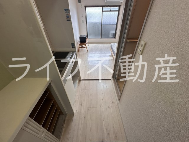 ハイツ八戸ノ里の居間・リビング