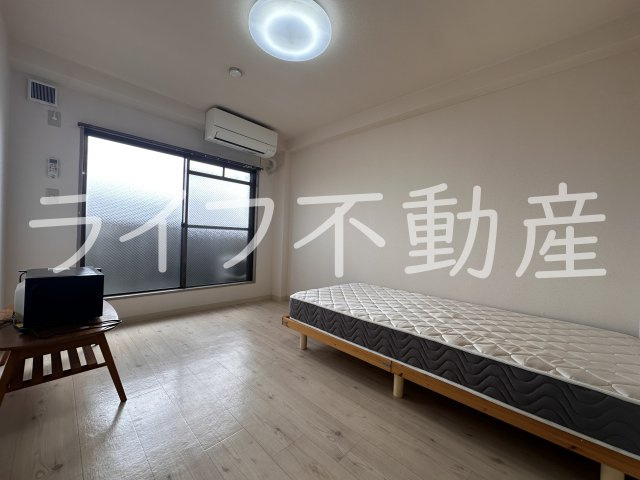 ハイツ八戸ノ里の居間・リビング