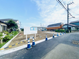 【外観】 | 【分譲地全体】交通量の少ない落ち着いた閑静な住宅街となります。新たな６家族が描くキャンバスを広げてお待ちしております。