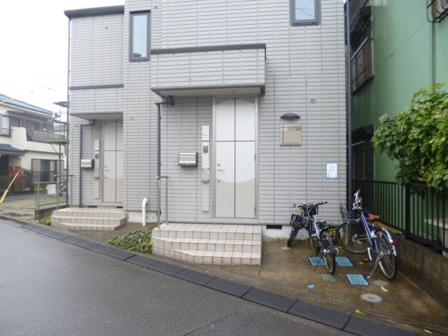 メゾン飯塚のその他共用部分|自転車駐輪可