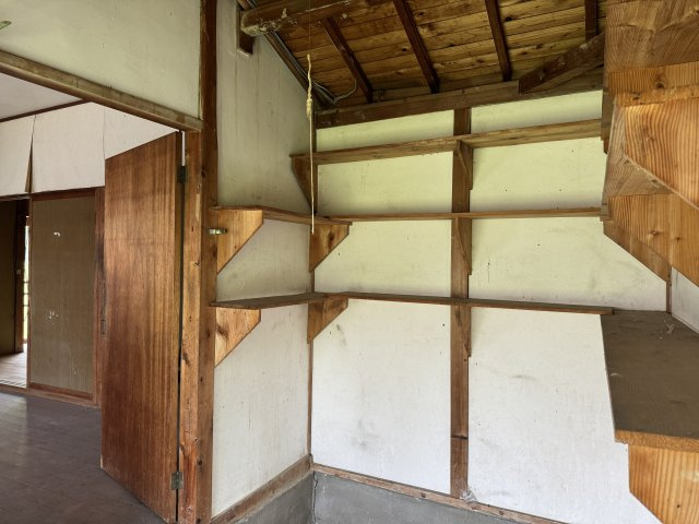 和田町戸建の収納|DK横納戸