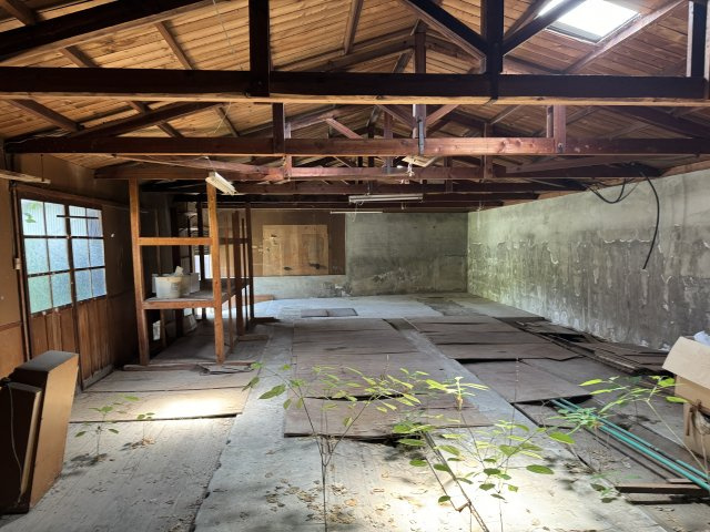 和田町戸建の収納|倉庫内