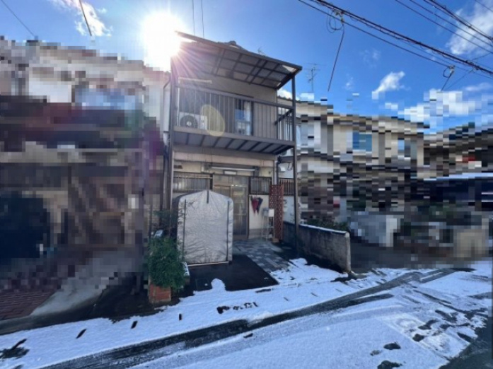 一戸建　宇治市伊勢田町井尻の外観|駐車スペースあり（車種によります）