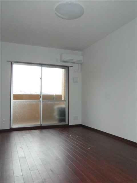 向山ヒルズの居間・リビング