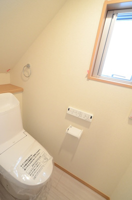 【トイレ】 | 綾瀬市蓼川3丁目 新築戸建て 全2棟【仲介手数料無料】 | 1階