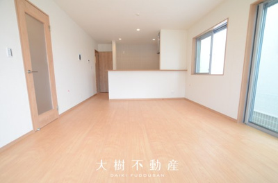 【居間・リビング】 | 綾瀬市蓼川3丁目 新築戸建て 全2棟【仲介手数料無料】 | 【仲介手数料無料でご紹介可能です】大樹不動産