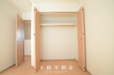 【洋室】 | 綾瀬市蓼川3丁目 新築戸建て 全2棟【仲介手数料無料】 | 2階　洋室2（5.25帖）クローゼット