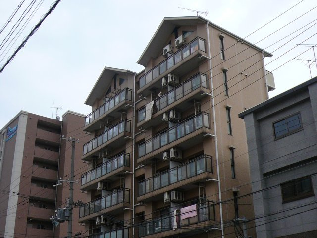 レファインド春日野道の外観|落ち着いた雰囲気の外観です