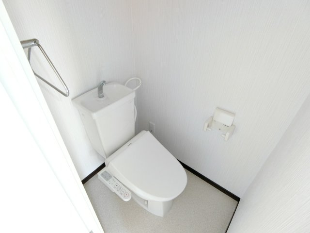 レファインド春日野道のトイレ|落ち着いたトイレです