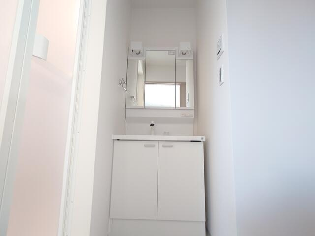 ガレージハウスMEIWAの洗面所