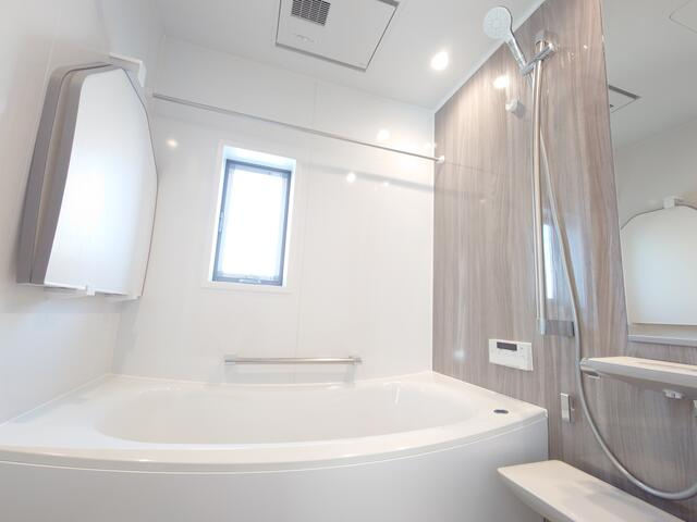 ガレージハウスMEIWAの浴室