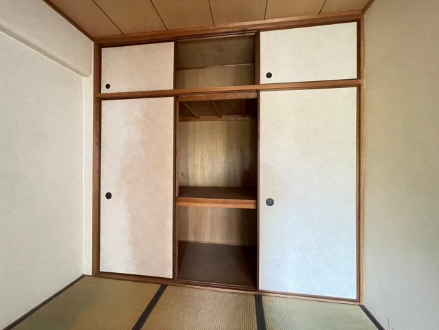 ロイヤルヒルズ待兼山の収納