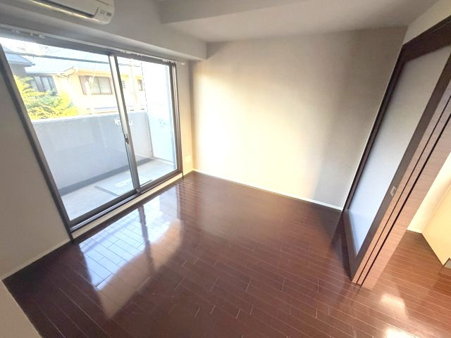 【寝室】 | ラティ岡本