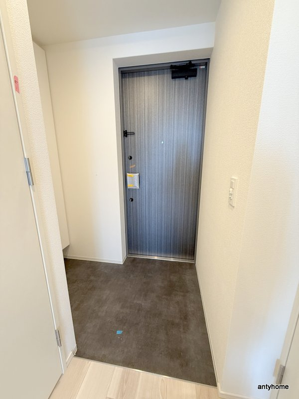 エル・セレーノ新大阪北　仲介手数料無料の玄関