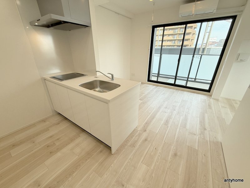 エル・セレーノ新大阪北　仲介手数料無料の居間・リビング