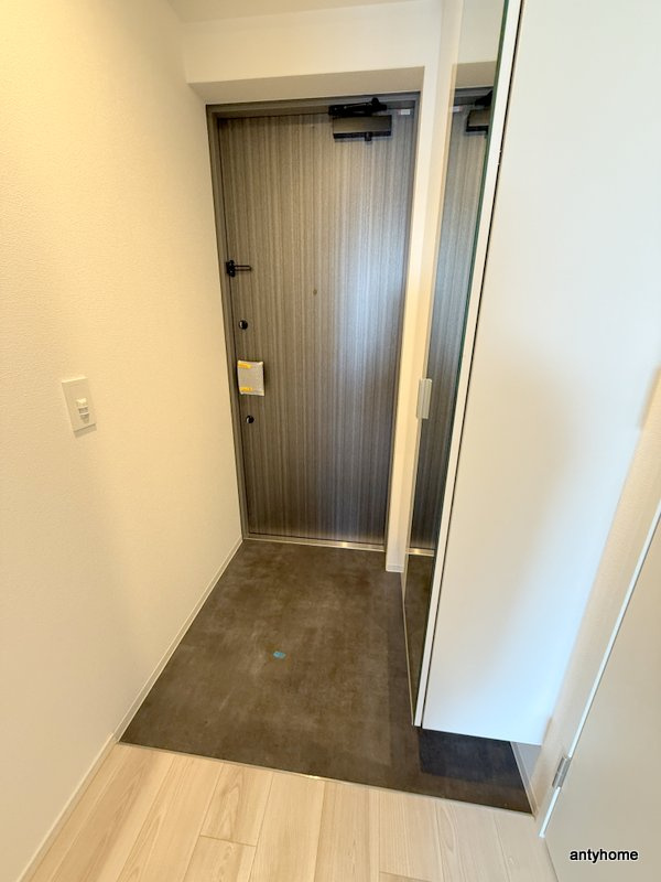 エル・セレーノ新大阪北　仲介手数料無料の玄関